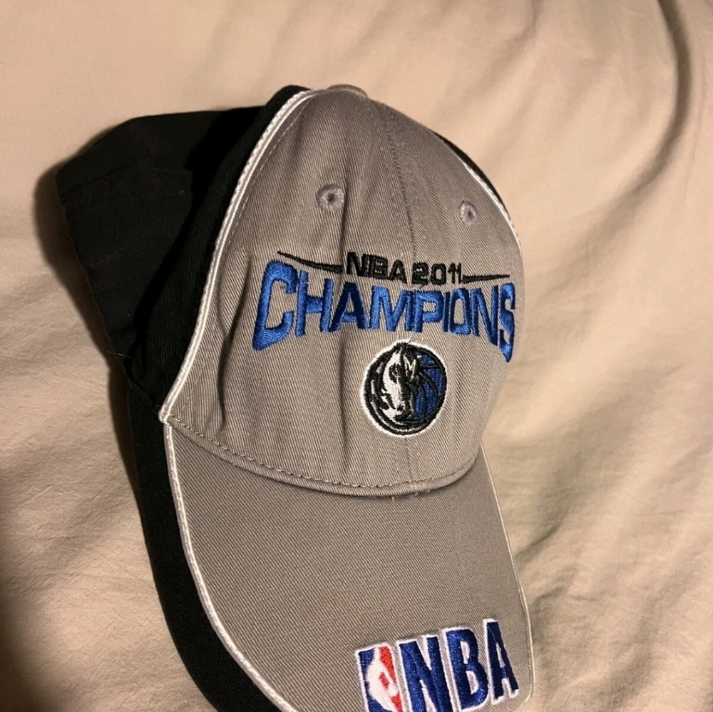 NBA Champions Gray and Black Cap Dallas MaVEricks 2011